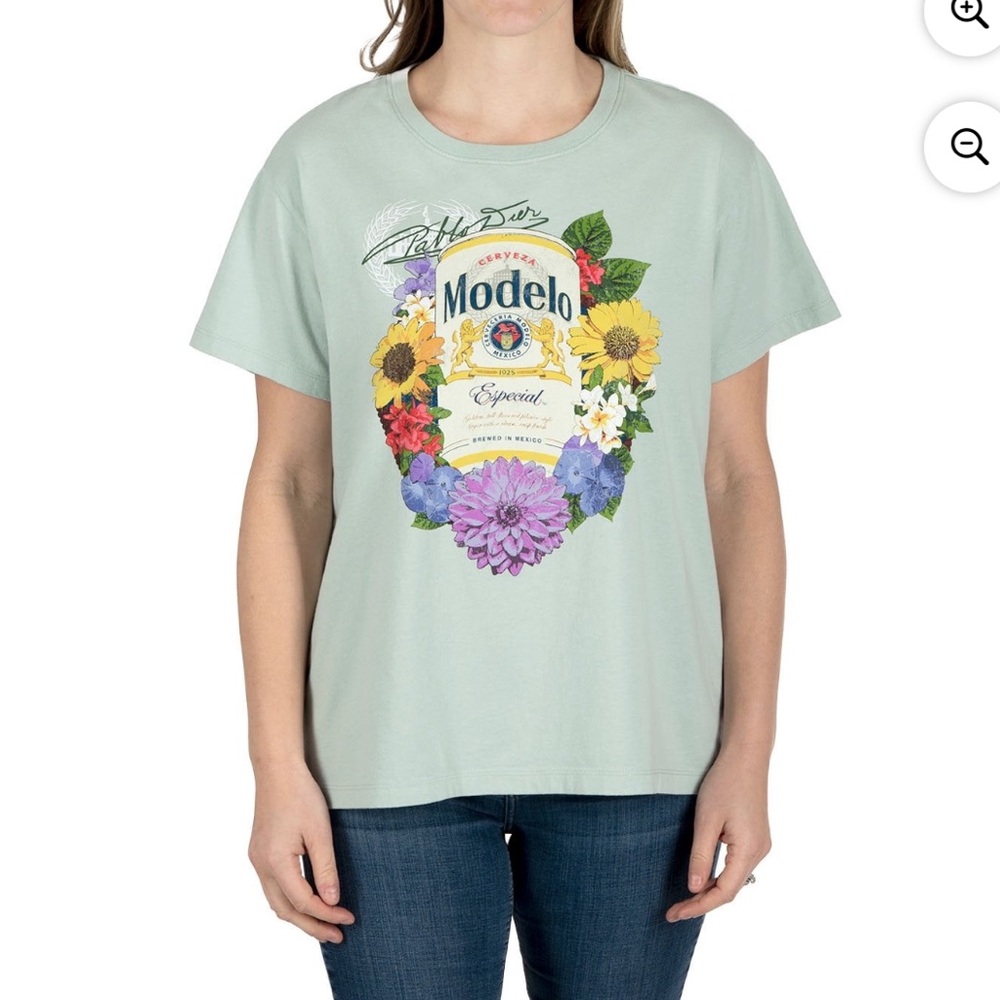 NWT Modelo Graphic T-Shirt | Size: Various